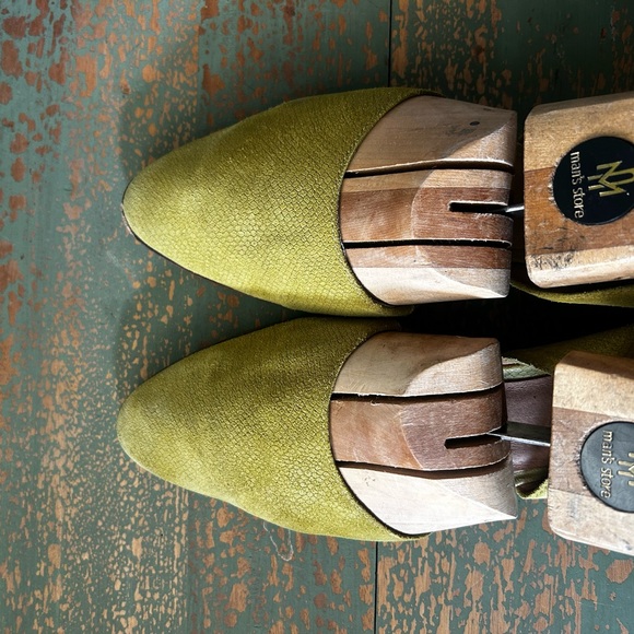 Madewell Women’s  Flat Shoes / Olive green/ Size 8 - Picture 3 of 8